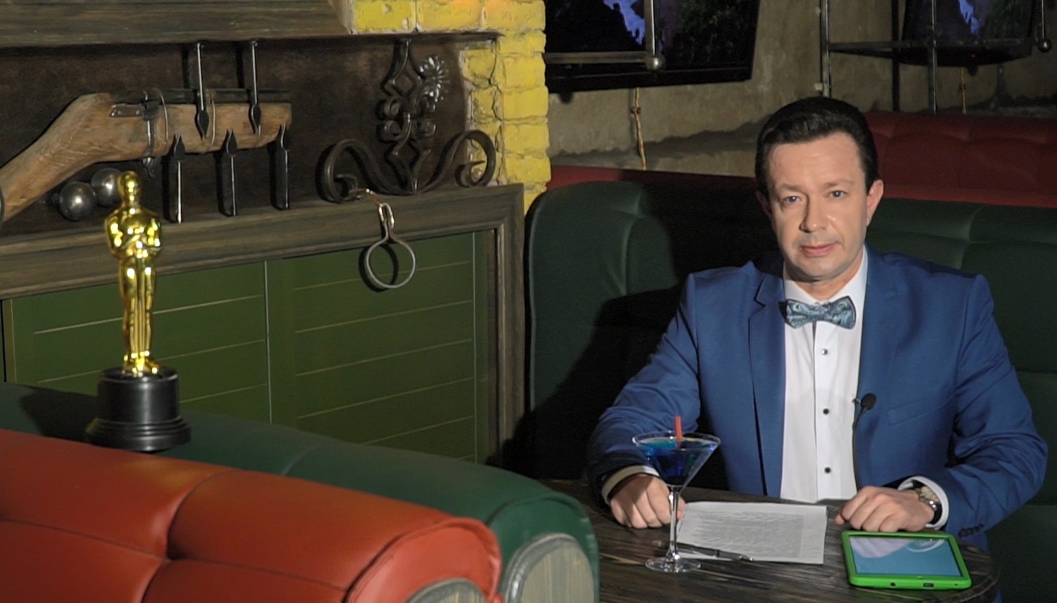 Игорь Жуков во время съемок программы "Премьера"